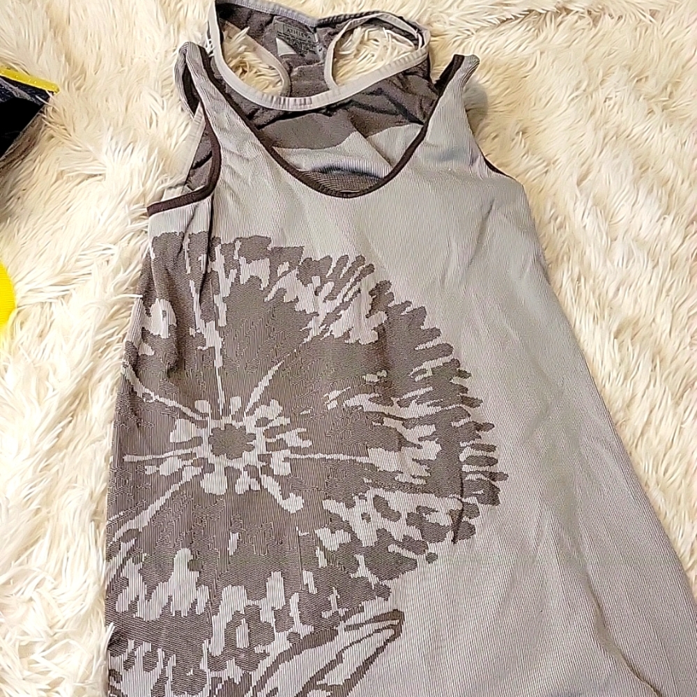 Athleta racer tank w bra